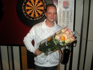 William Hunitetu wint 6e speelavond